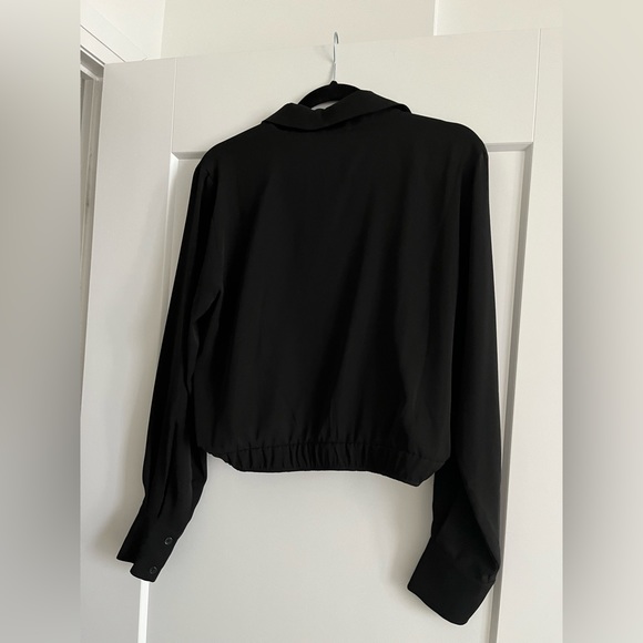 Dynamite Cropped Button Down - Picture 5 of 6